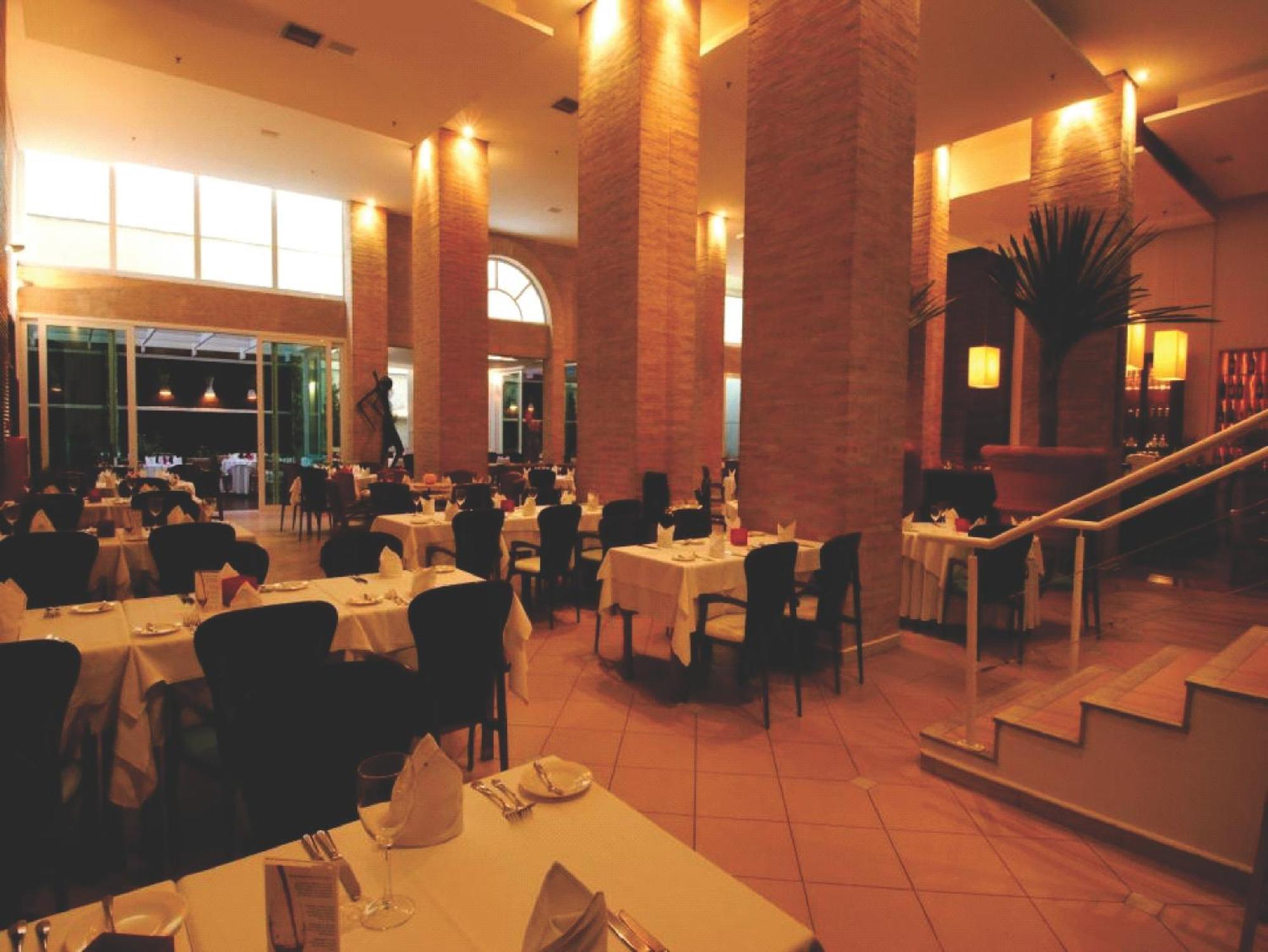 Vitoria Hotel Concept Campinas Кампінас Ресторан фото